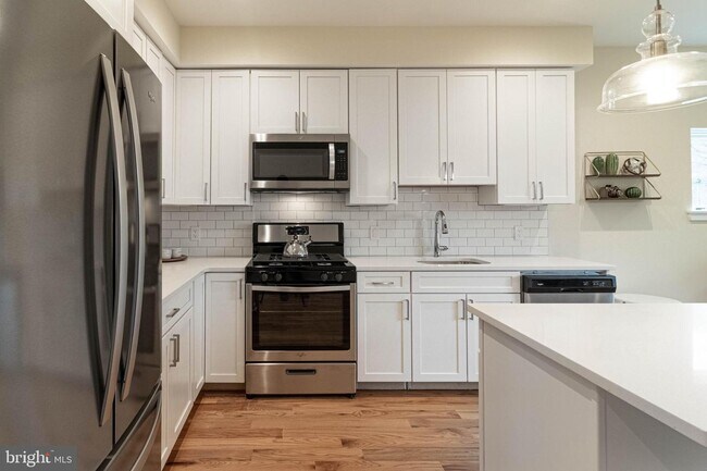 Foto del edificio - 7004 Pipers Glen Way