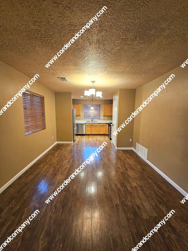 Building Photo - Nice 3 Bedroom, 2 Bathroom, 2 Car Garage a...