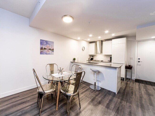 Photo du bâtiment - 1283 Howe St