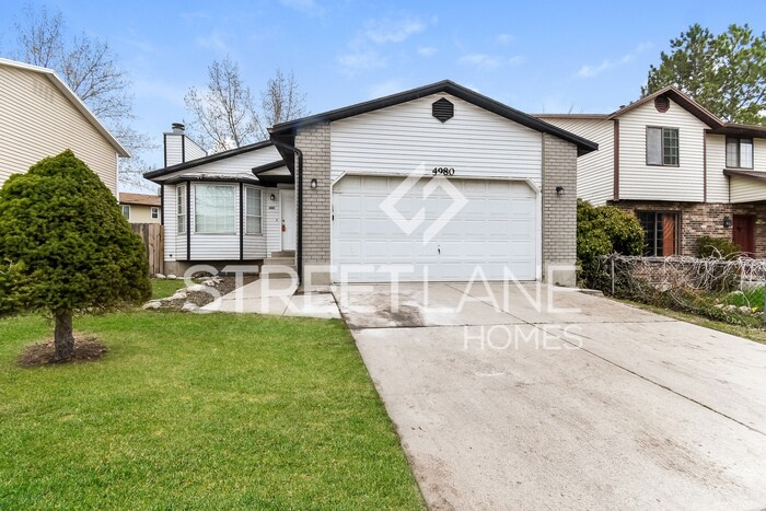 Primary Photo - Charming 5 Bedroom in West Jordan!