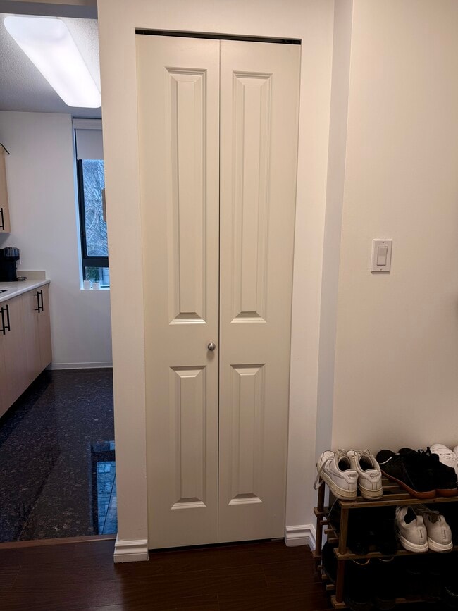 Building Photo - 3588 Crowley Dr