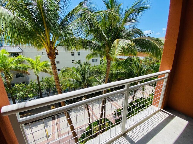 Foto del edificio - Spacious 2-bedroom apartment in full servi...