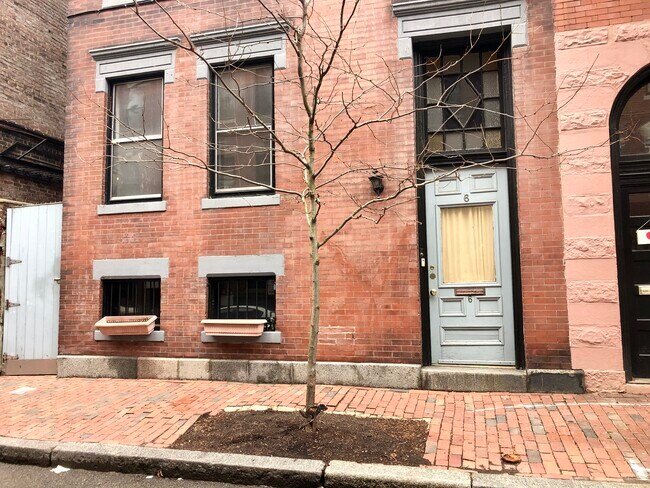 Building Photo - 6 Revere St