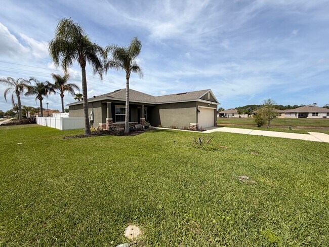 Foto del edificio - Conveniently Located 3BR Home in Port Orange Plantation
