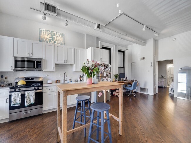 Photo - 1561 N Wells St Apartment
