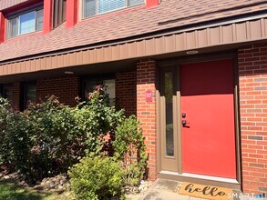 Building Photo - 117 Montoya Dr