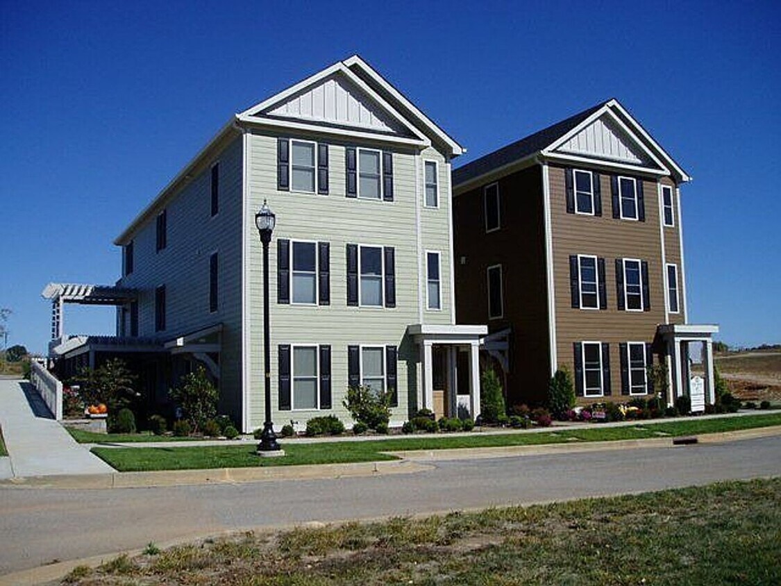 Primary Photo - 550 Traditions Blvd