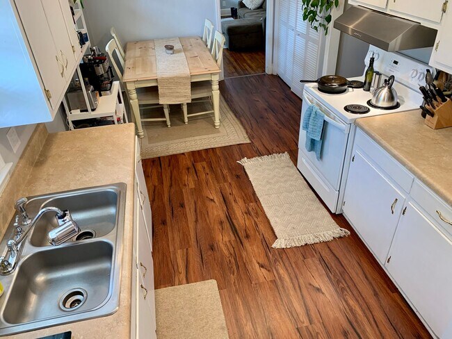 Foto del edificio - 3-bedroom, 2-bath home