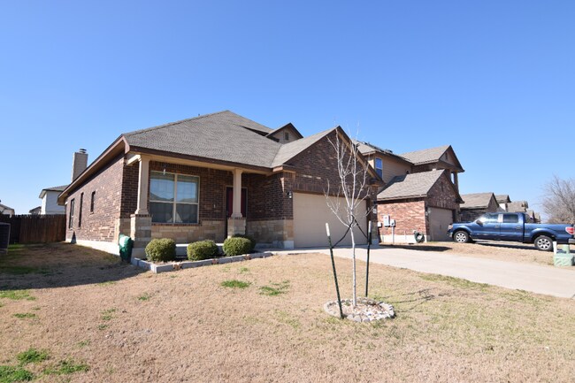Foto del edificio - 1234 Fawn Lily Dr