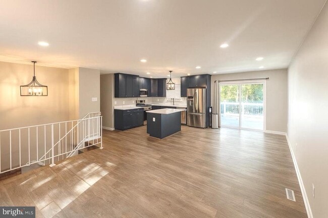 Building Photo - 9000 Marcellas Dr