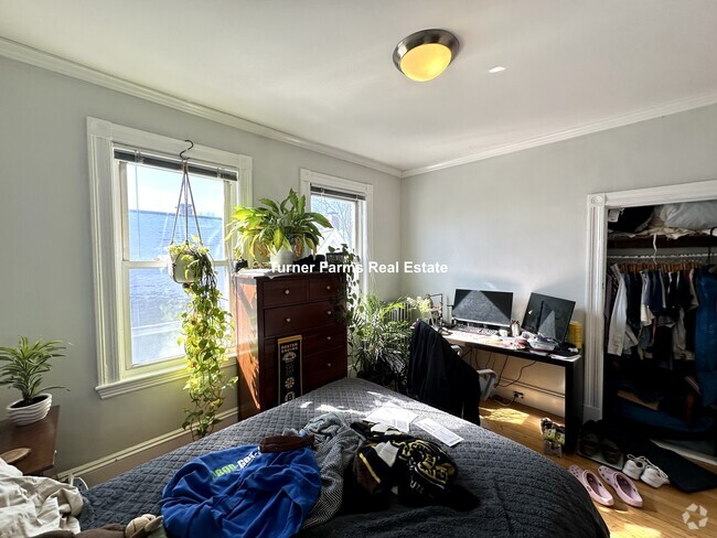 Building Photo - 15 Farragut Ave