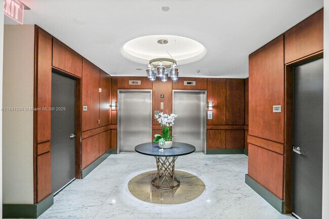 Foto del edificio - 19111 Collins Ave