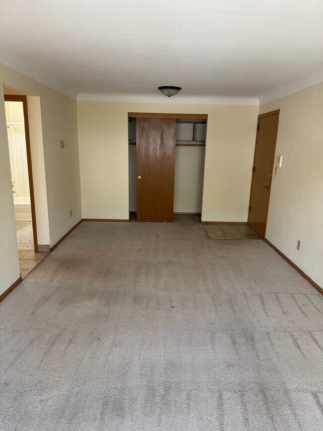Foto del edificio - 556 Jenks Ave E