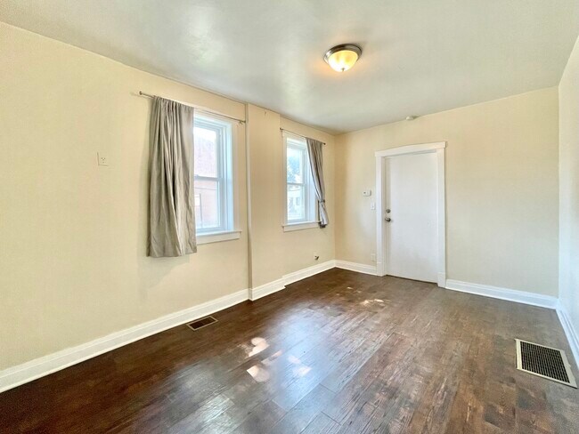 Foto del edificio - 3759 S Union Ave