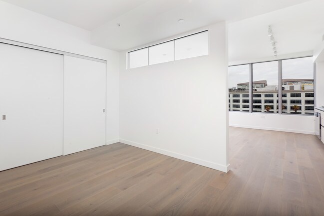 Foto del edificio - 1000 3rd St