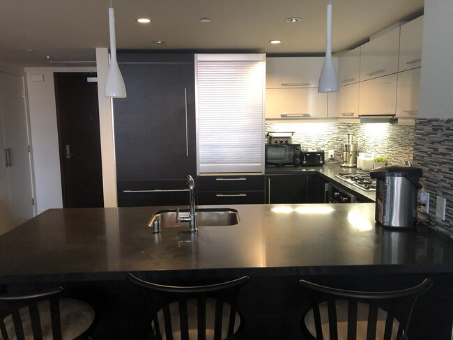 Kitchen - Other Angle - 435 China Basin St