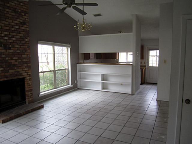 Building Photo - 817 Denmark Dr