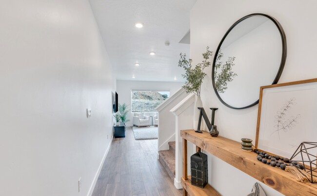 Foto del edificio - 623 S Raintree Ln