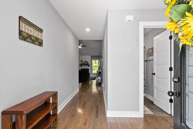 Foto del edificio - 4 Bedroom Pet Friendly Home For Rent!