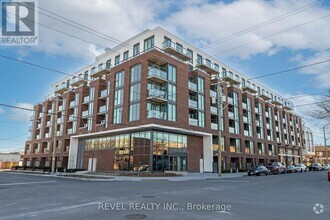 Building Photo - 201-201 Brock St S