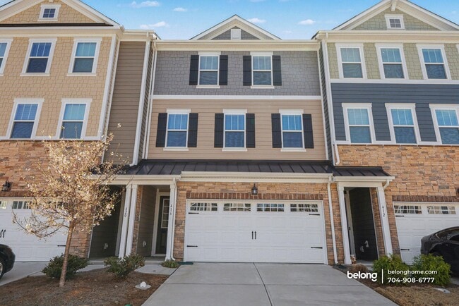 Building Photo - 416 Burr St