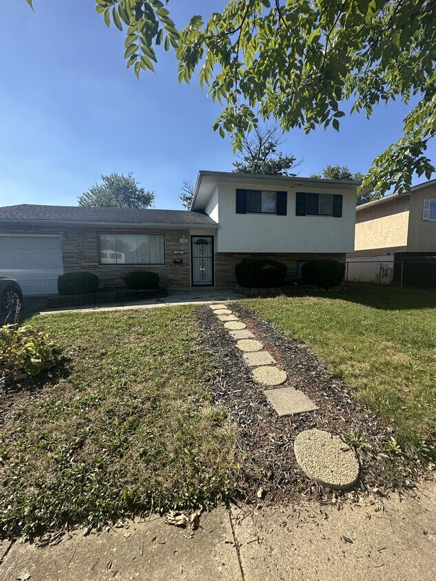 Primary Photo - 1587 Brentnell Ave