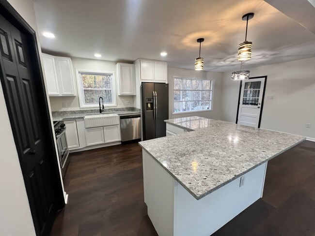 Building Photo - 7019 Groveton Dr