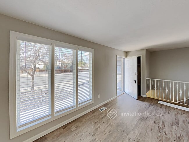 Building Photo - 11180 Dahlia Dr
