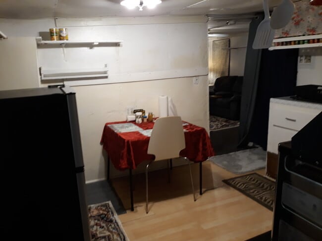 Building Photo - 8120 W Trafalgar Ave