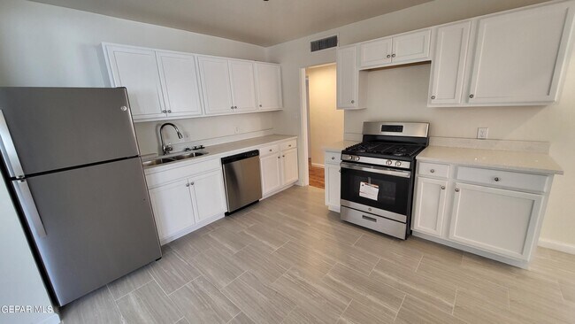 Foto del edificio - 3531 Harrison Ave