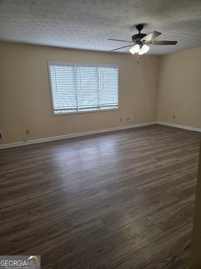 Foto del edificio - 2120 Fieldstone View Ct SE