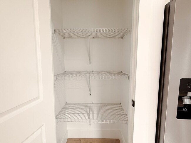 Building Photo - 303 R C Thompson Rd