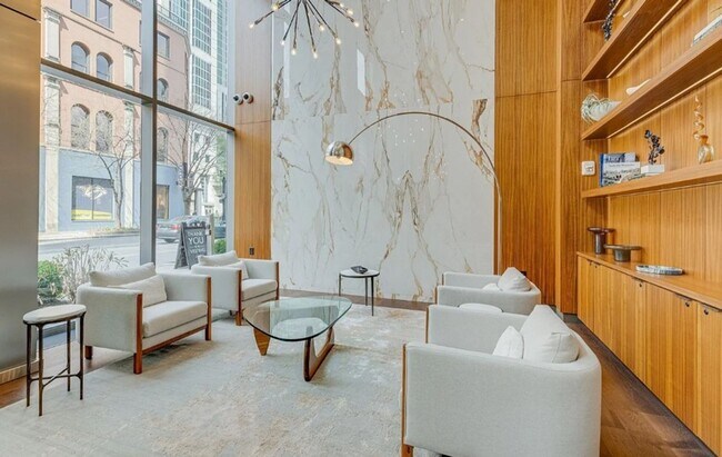 Foto del edificio - Highrise Condo in the Heart of Music City!