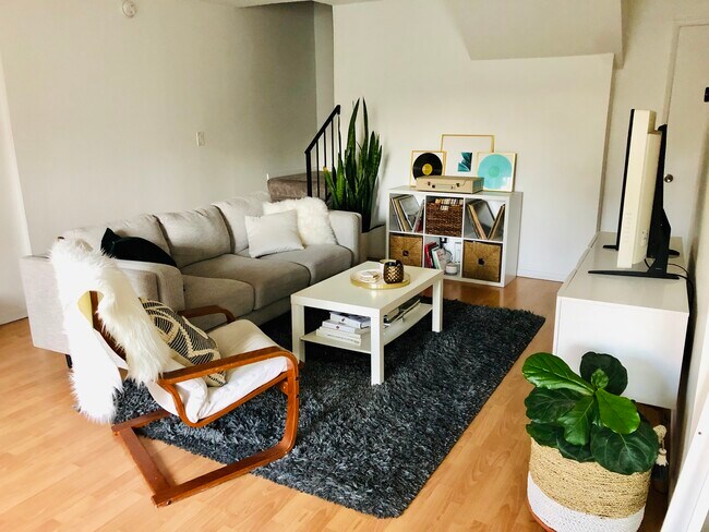 Foto del edificio - 10757 Hortense St