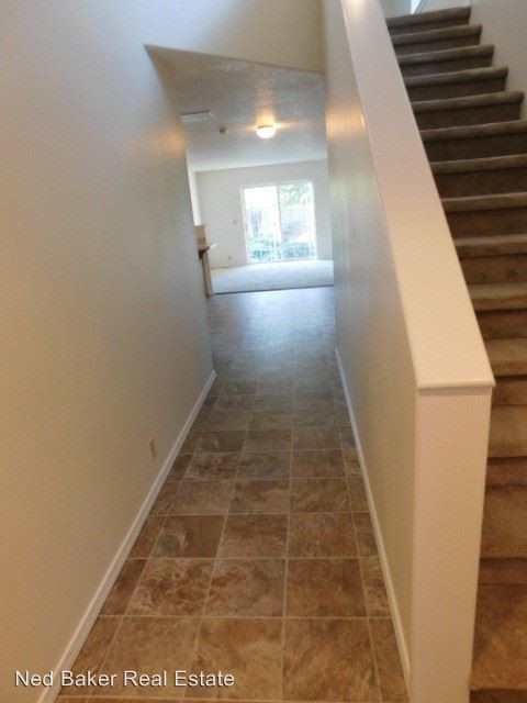Foto del edificio - 673-675-675 Pinehurst Ave NE