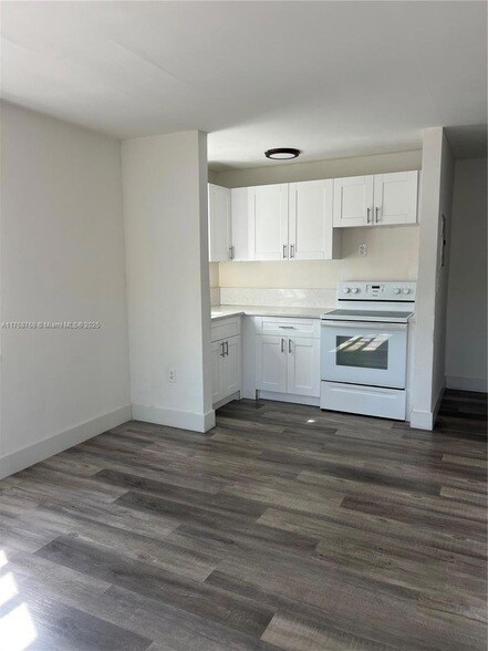Foto del edificio - 5100 NW 23rd Ave