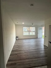 Building Photo - 1304 Stone Dr