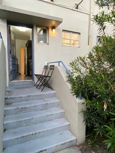 Building Photo - 620 84th St