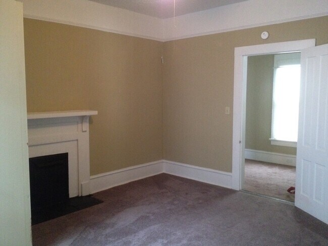 Building Photo - 1407 Rhodes St