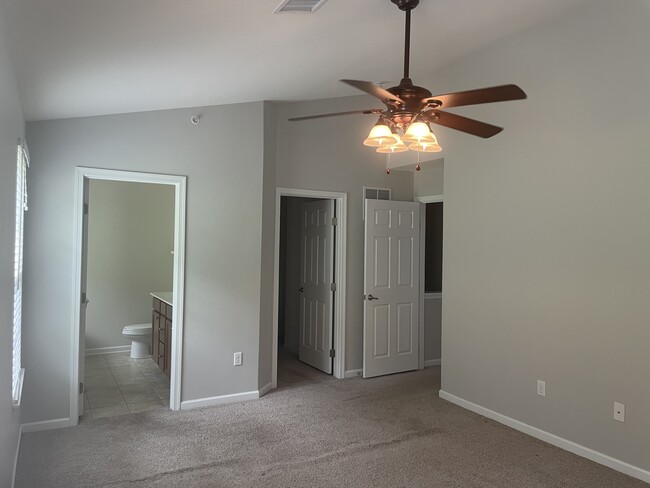 Building Photo - 272 Broadstone Dr