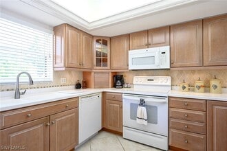 Building Photo - 1100 9th St S