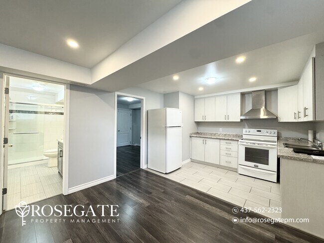Photo du bâtiment - Spacious 2-Bedroom Basement Apartment with In-Unit Laundry – Mississauga