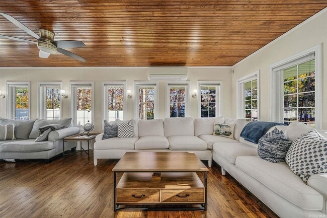 Building Photo - 6 Rolling Hill Rd