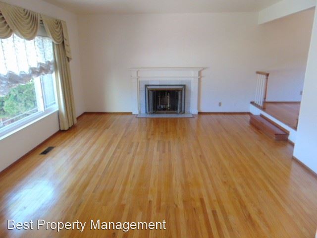 Building Photo - 4 br, 3 bath House - 4325 Nicolet Ave
