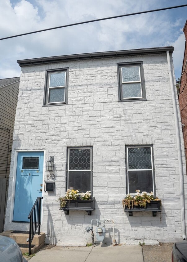 Primary Photo - 513 Poplar St