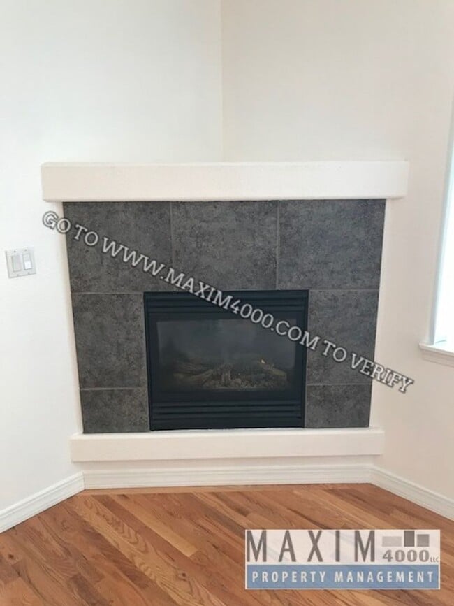 Photo - 565 1/2 GARDEN GROVE COURT - 2BED/2BATH Townhome