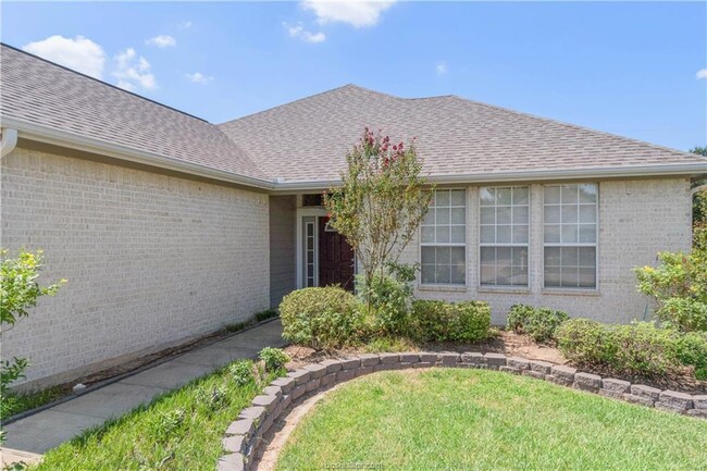 Building Photo - 2618 Lochinvar Ln