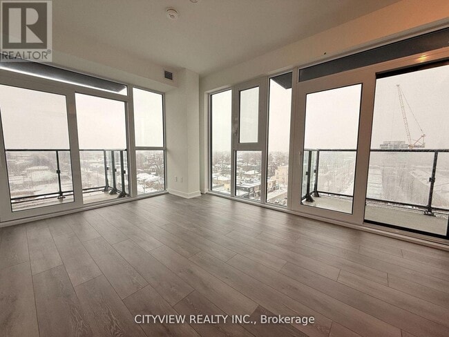 Building Photo - 1007 The Queensway