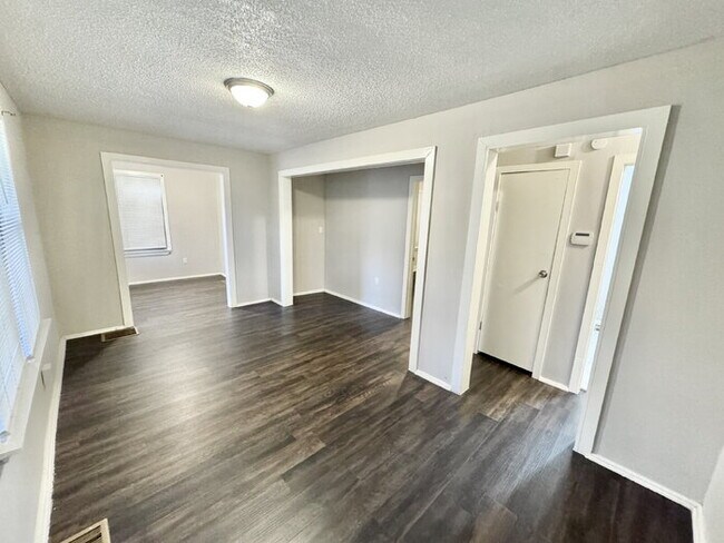 Building Photo - 655 Granada Rd