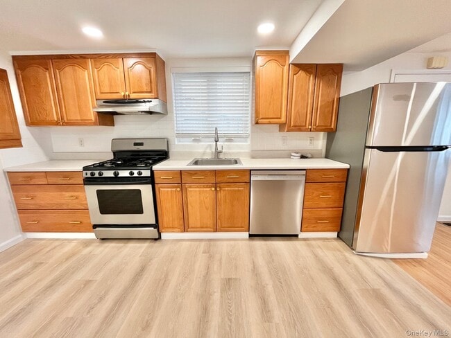 Building Photo - 103 Bennett Ave